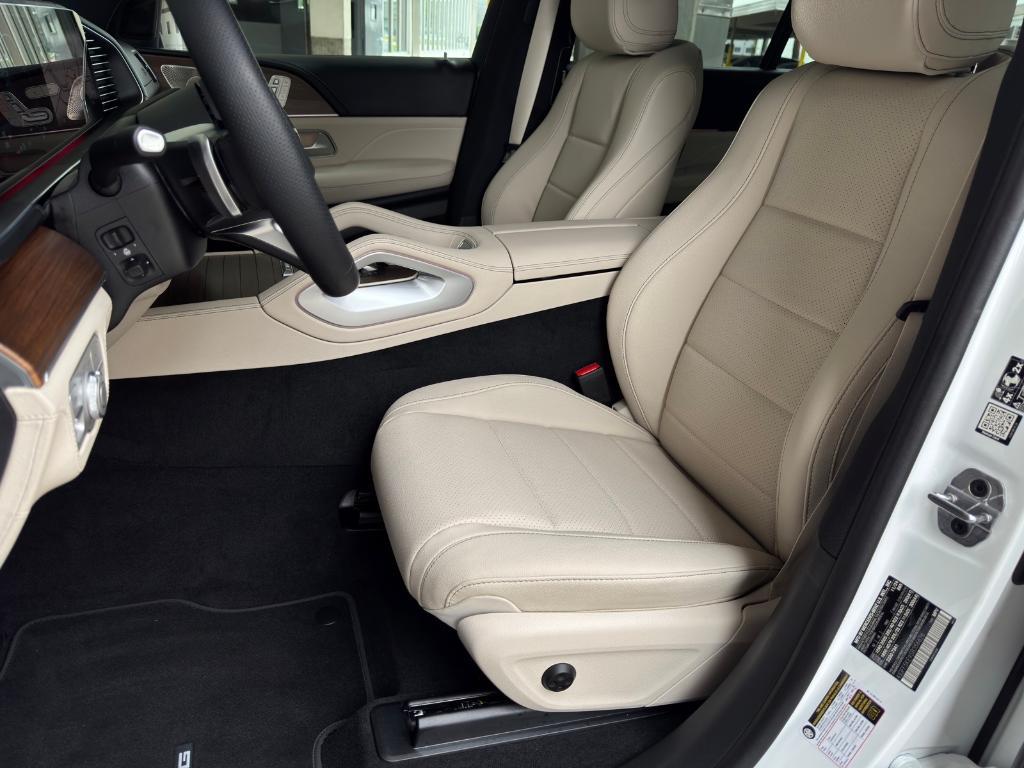 new 2025 Mercedes-Benz GLS 450 car, priced at $103,345