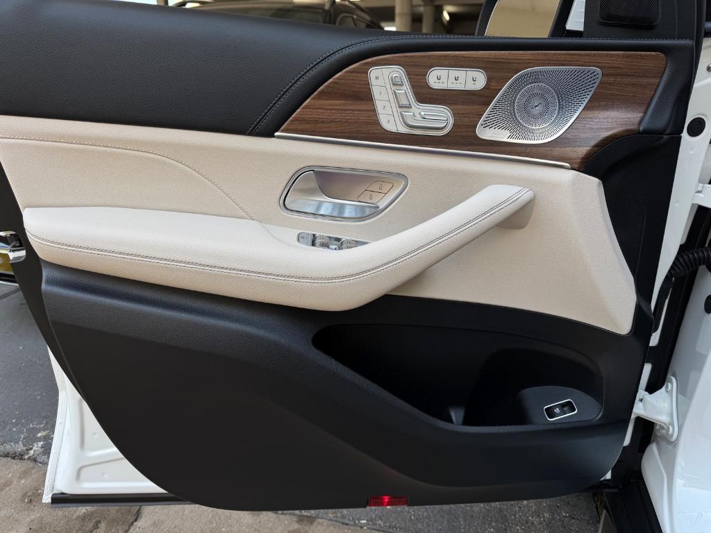 new 2026 Mercedes-Benz GLS 580 car, priced at $120,235