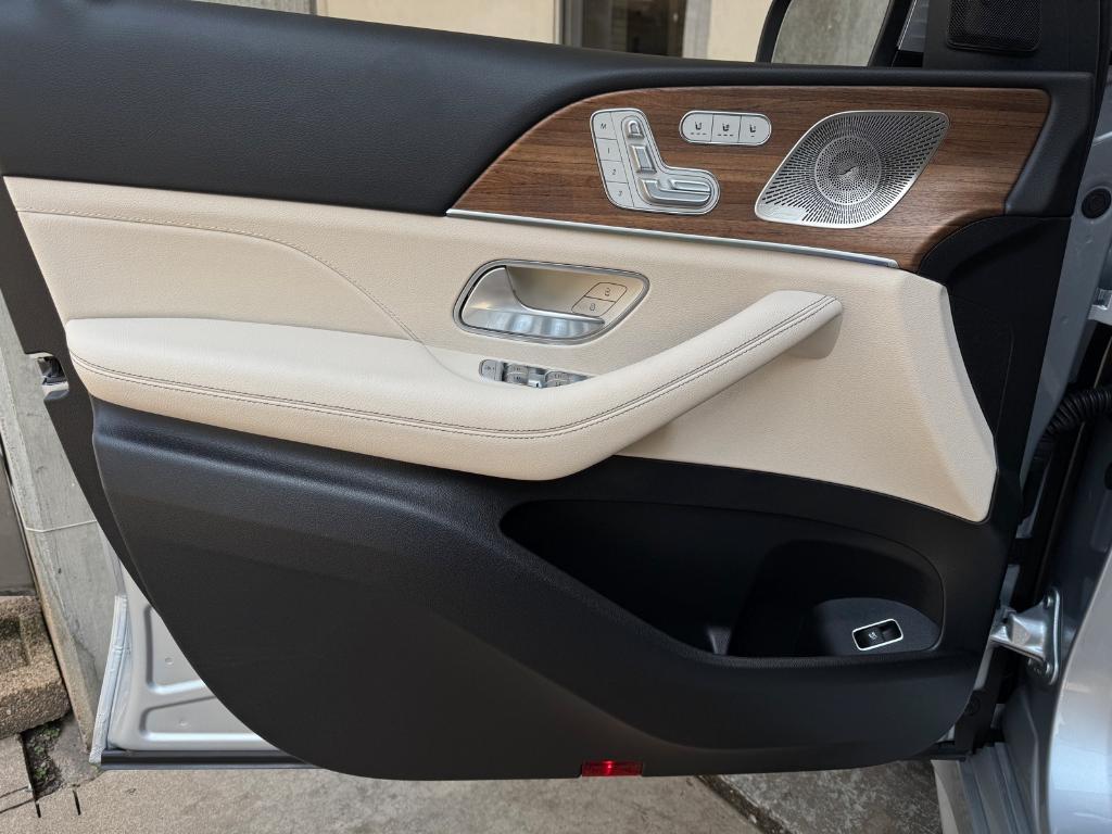 new 2025 Mercedes-Benz GLE 350 car, priced at $71,715