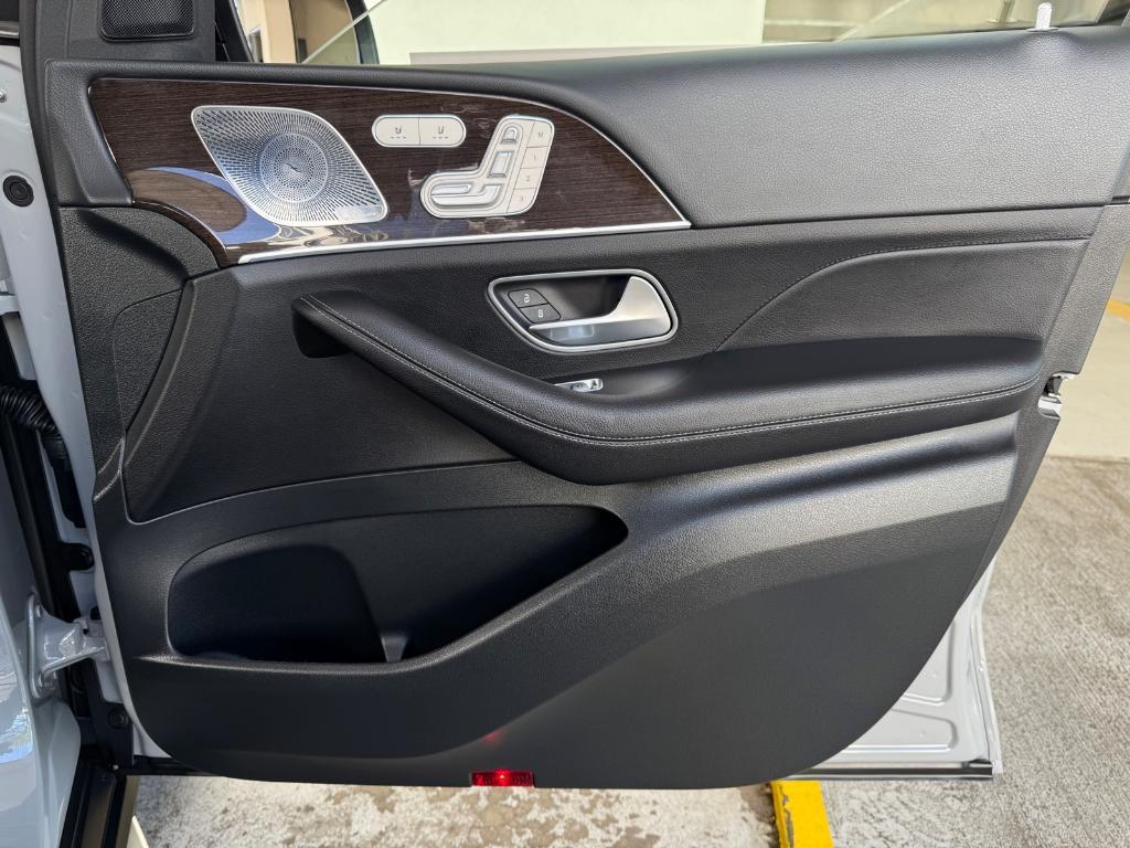 new 2026 Mercedes-Benz GLE 450 car, priced at $83,000