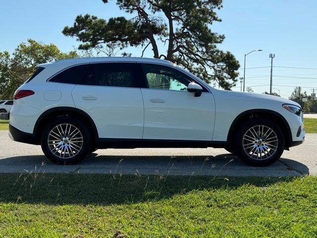 new 2025 Mercedes-Benz GLC 300 car, priced at $51,385