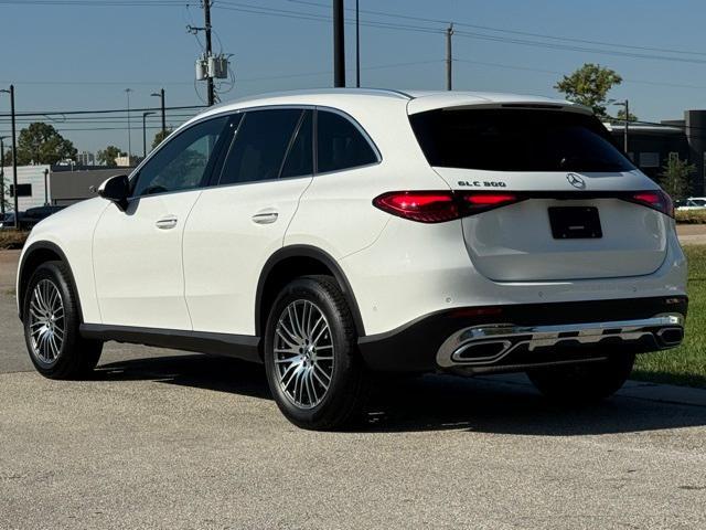 new 2025 Mercedes-Benz GLC 300 car, priced at $51,385