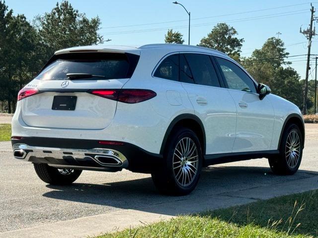 new 2025 Mercedes-Benz GLC 300 car, priced at $51,385