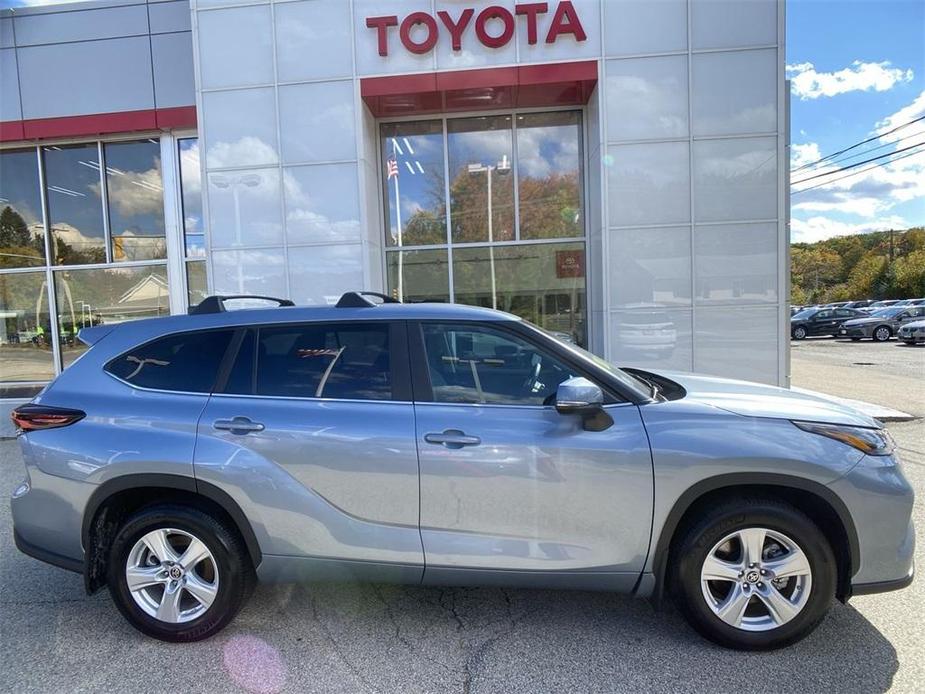 used 2024 Toyota Highlander car, priced at $39,094