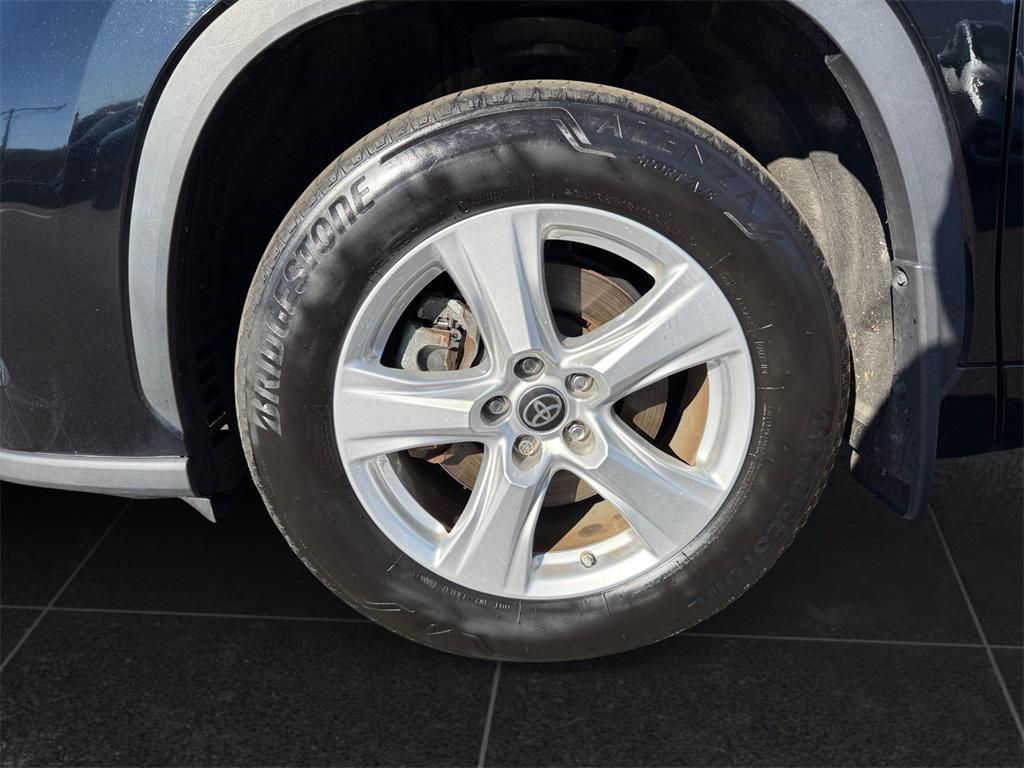 used 2024 Toyota Highlander car, priced at $36,223