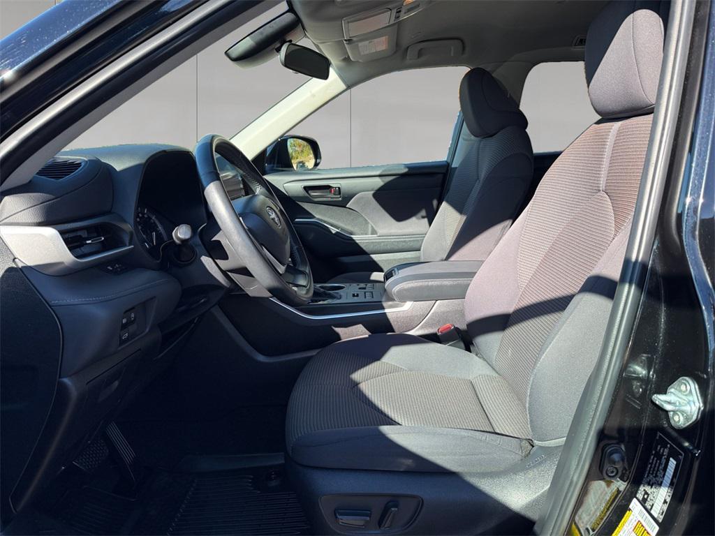 used 2024 Toyota Highlander car, priced at $36,223