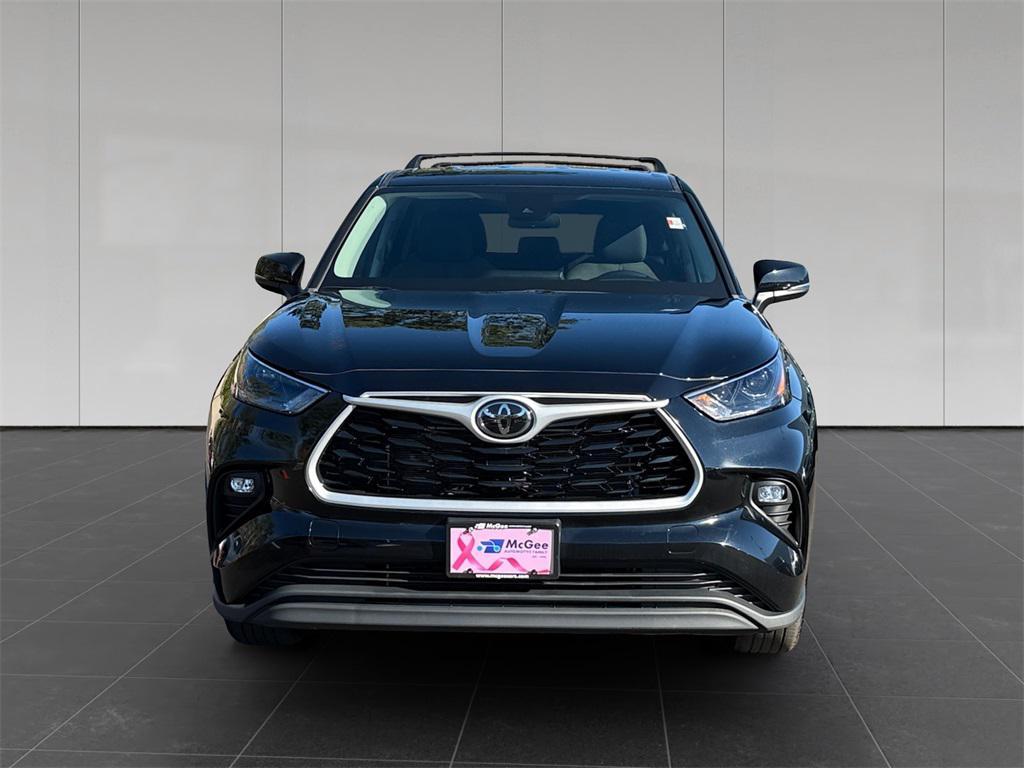 used 2024 Toyota Highlander car, priced at $36,223