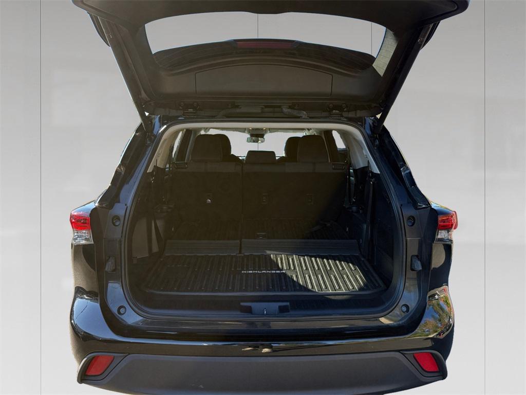 used 2024 Toyota Highlander car, priced at $36,223