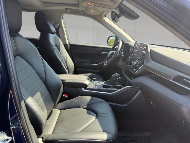 used 2023 Toyota Highlander car, priced at $38,657