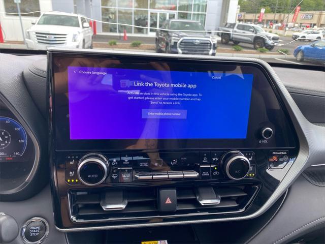 used 2023 Toyota Highlander car, priced at $42,995