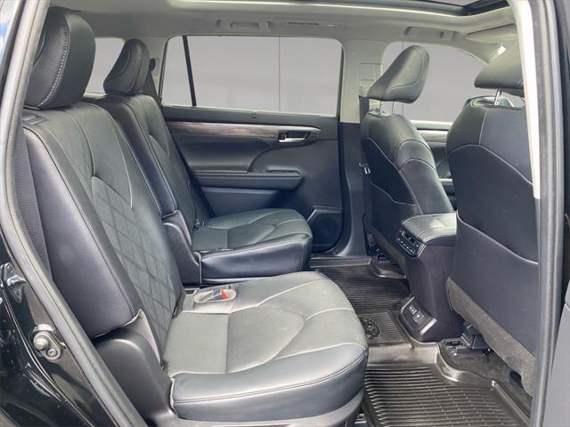 used 2023 Toyota Highlander car, priced at $42,995