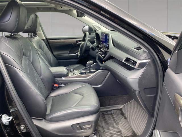 used 2023 Toyota Highlander car, priced at $42,995
