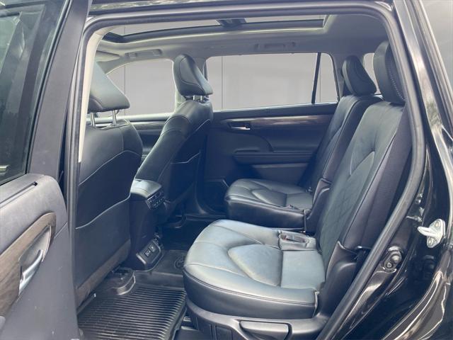 used 2023 Toyota Highlander car, priced at $42,995