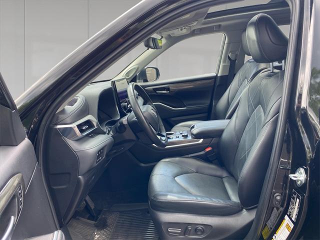 used 2023 Toyota Highlander car, priced at $42,995