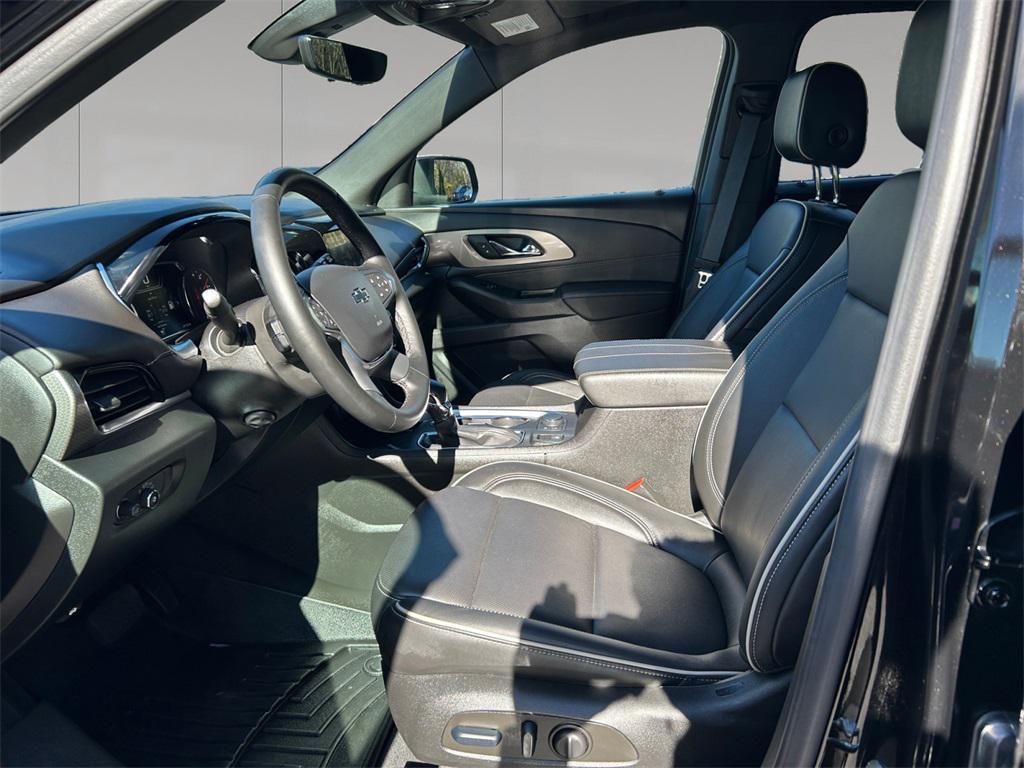 used 2024 Chevrolet Traverse car, priced at $41,962