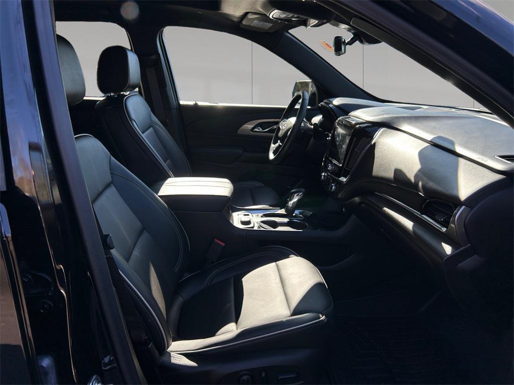used 2024 Chevrolet Traverse car, priced at $41,962