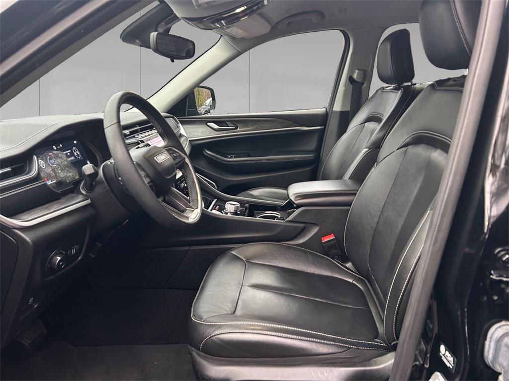 used 2023 Jeep Grand Cherokee car, priced at $26,752