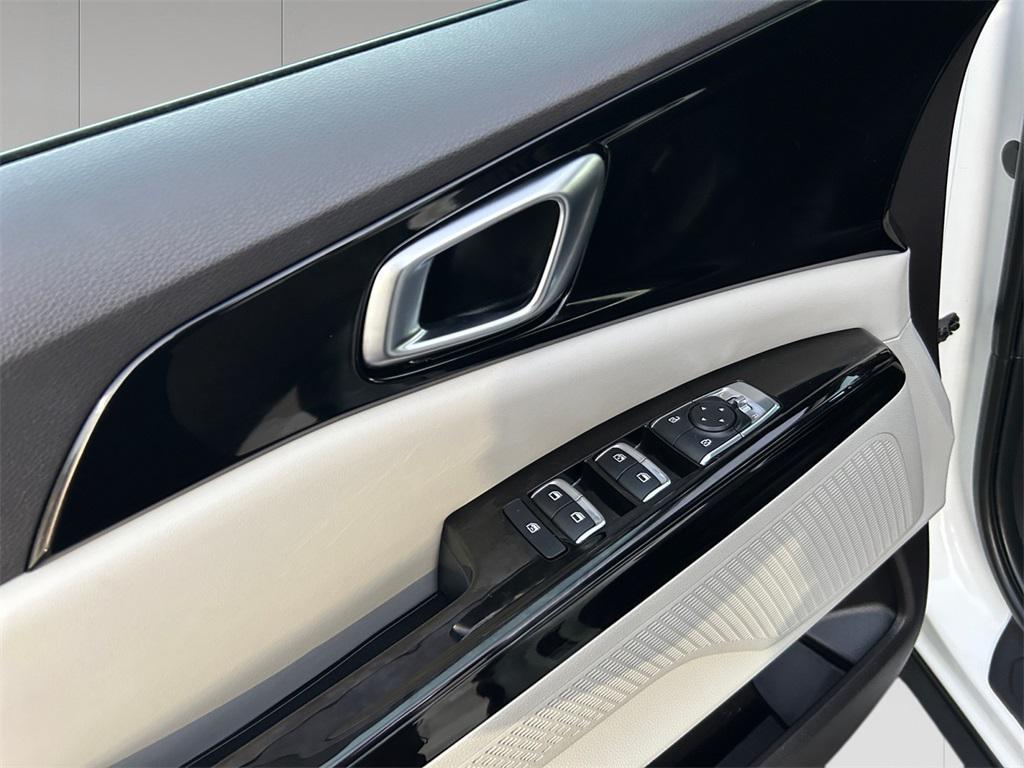 used 2024 Kia Carnival car, priced at $32,994