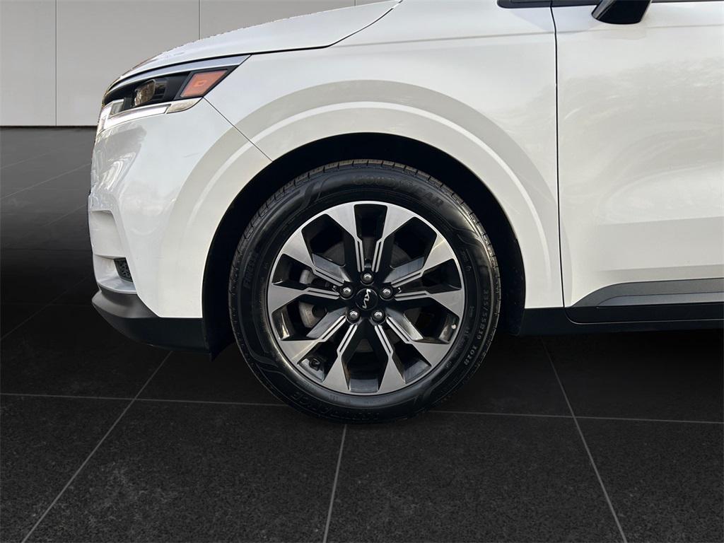 used 2024 Kia Carnival car, priced at $32,994