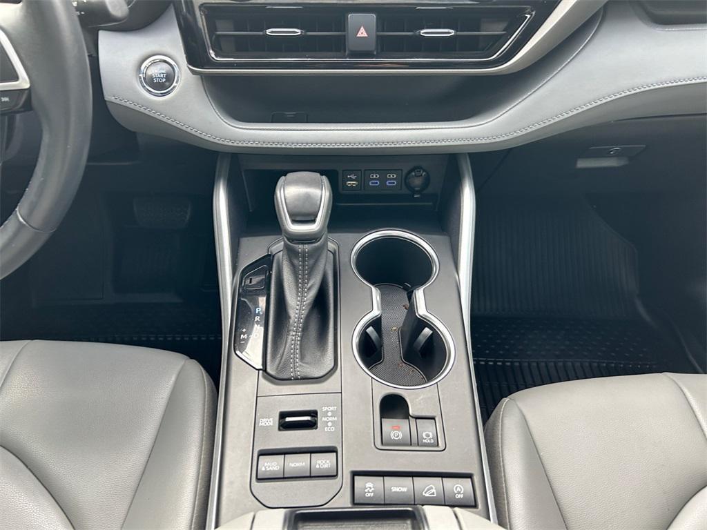 used 2022 Toyota Highlander car, priced at $34,820