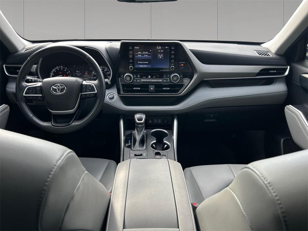 used 2022 Toyota Highlander car, priced at $34,820
