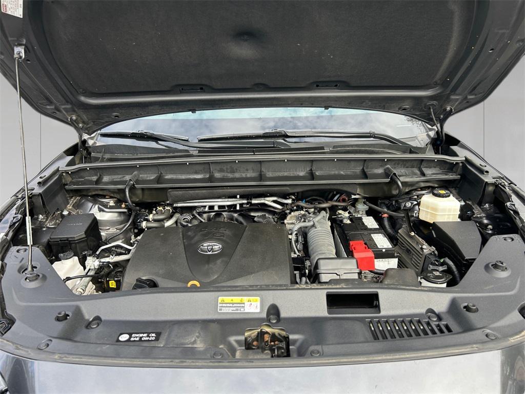 used 2022 Toyota Highlander car, priced at $34,820