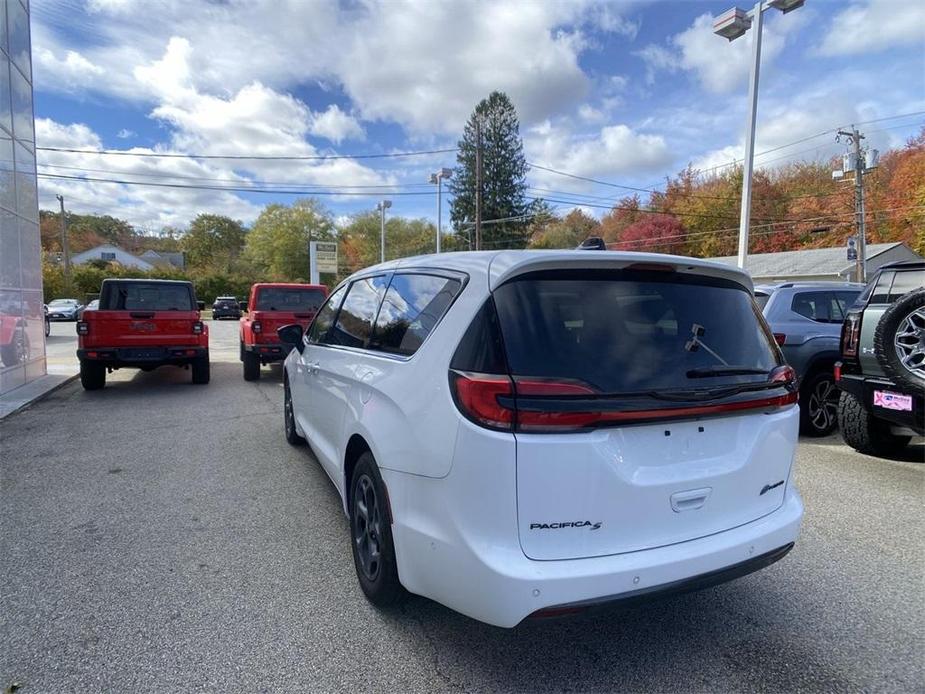 used 2023 Chrysler Pacifica Hybrid car, priced at $38,465