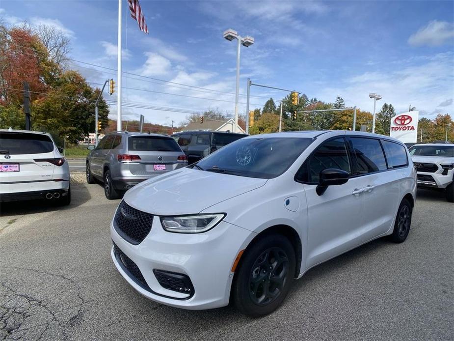 used 2023 Chrysler Pacifica Hybrid car, priced at $38,465