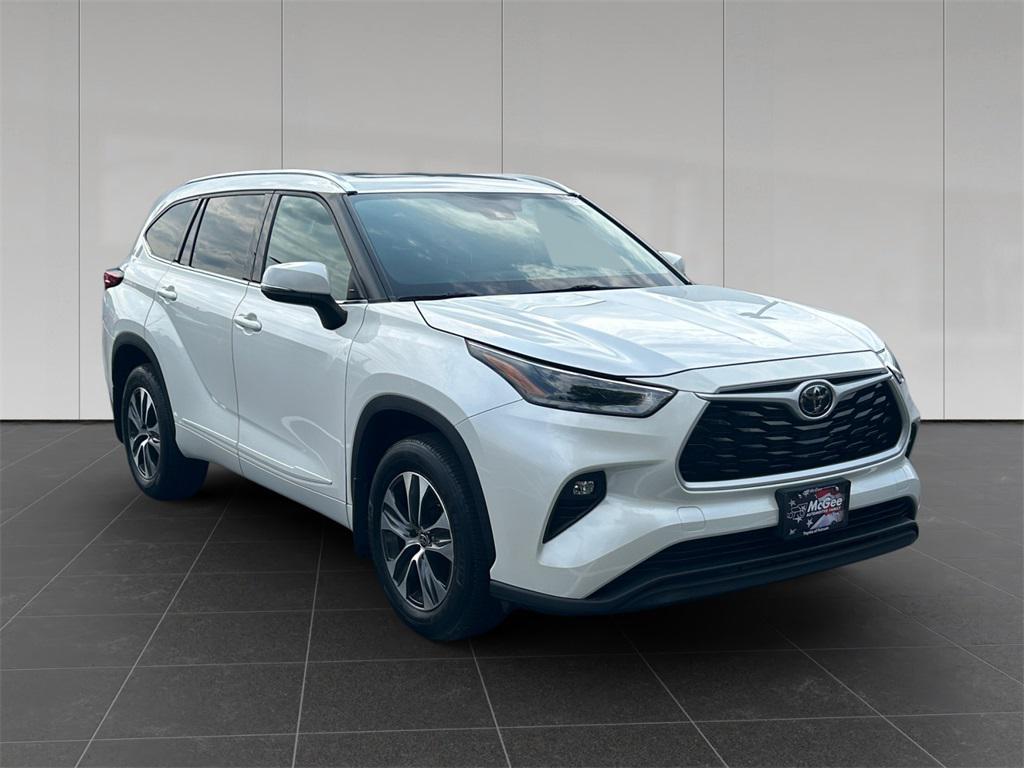 used 2021 Toyota Highlander car, priced at $28,971