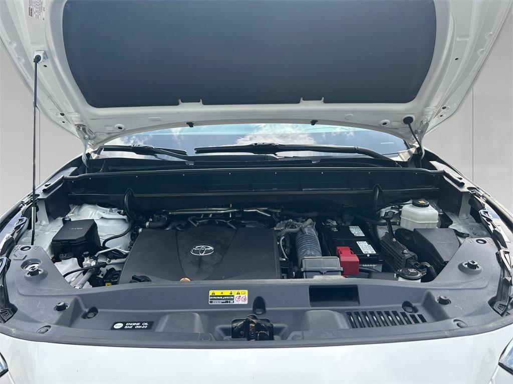 used 2021 Toyota Highlander car, priced at $28,971