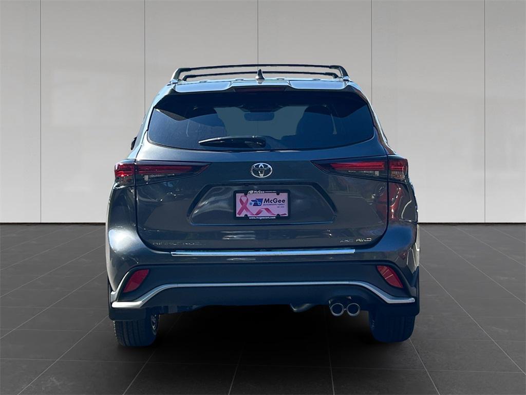 new 2025 Toyota Highlander car, priced at $51,909