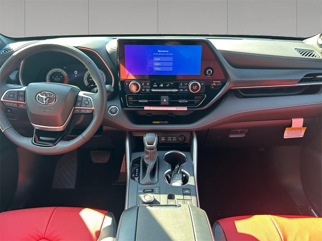 new 2025 Toyota Highlander car, priced at $51,909