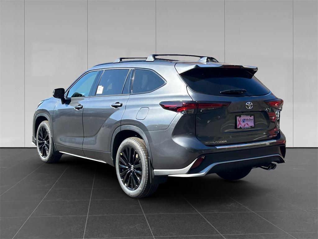 new 2025 Toyota Highlander car, priced at $51,909