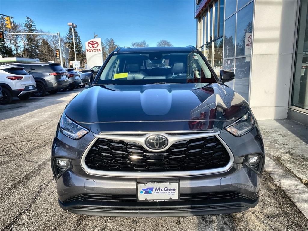 used 2021 Toyota Highlander car, priced at $30,545