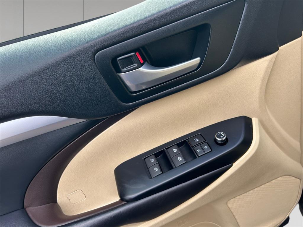 used 2018 Toyota Highlander car, priced at $23,994