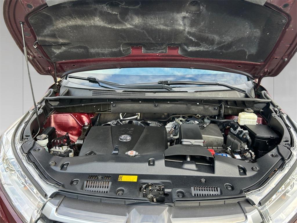 used 2018 Toyota Highlander car, priced at $23,994