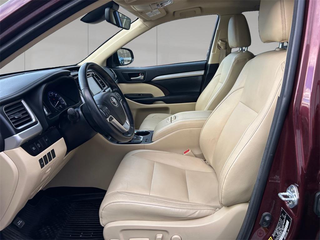 used 2018 Toyota Highlander car, priced at $23,994