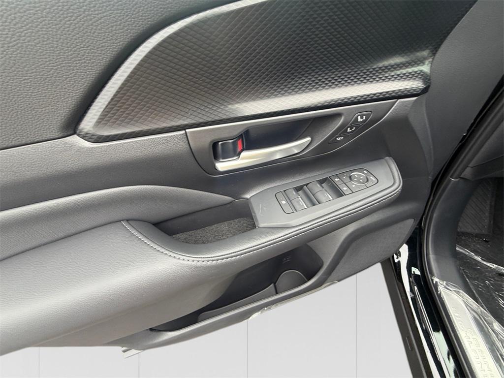 new 2026 Toyota Grand Highlander Hybrid car, priced at $61,751