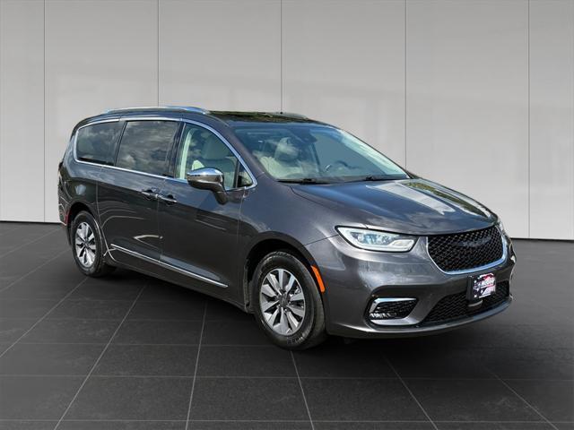used 2021 Chrysler Pacifica Hybrid car, priced at $23,999