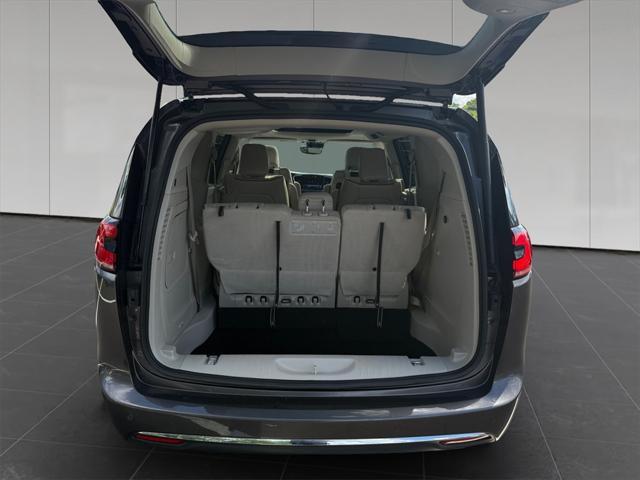 used 2021 Chrysler Pacifica Hybrid car, priced at $23,999
