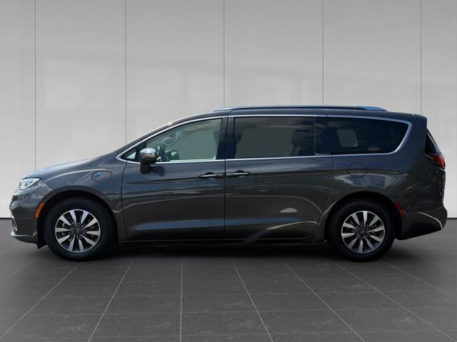 used 2021 Chrysler Pacifica Hybrid car, priced at $23,999
