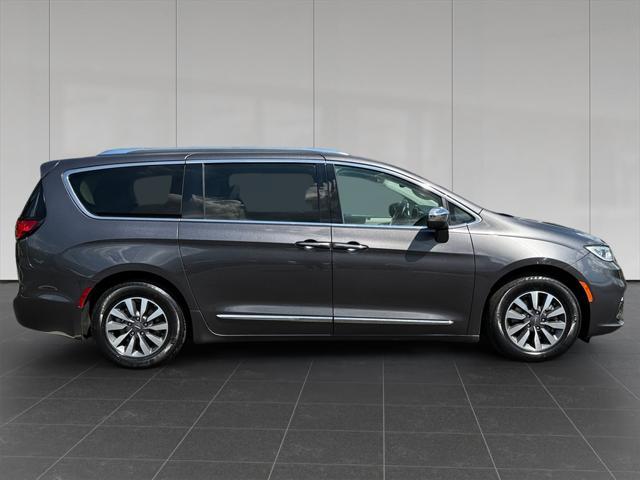 used 2021 Chrysler Pacifica Hybrid car, priced at $23,999