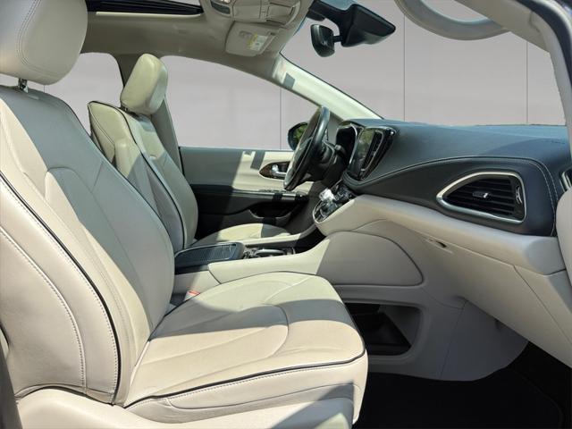 used 2021 Chrysler Pacifica Hybrid car, priced at $23,999