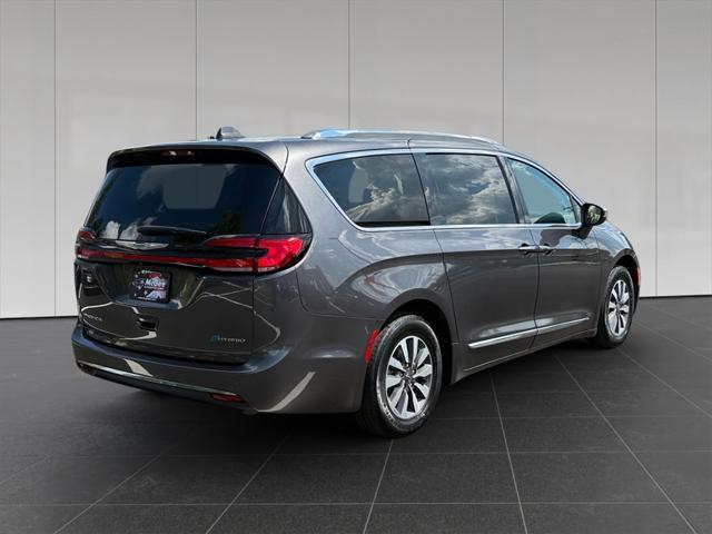 used 2021 Chrysler Pacifica Hybrid car, priced at $23,999