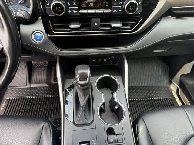 used 2020 Toyota Highlander Hybrid car, priced at $35,995