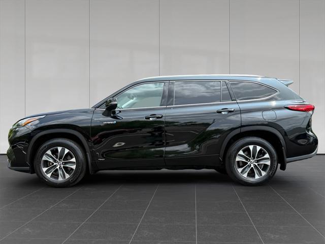 used 2020 Toyota Highlander Hybrid car, priced at $35,995