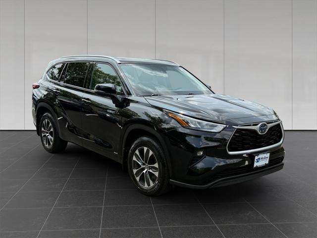 used 2020 Toyota Highlander Hybrid car, priced at $35,995