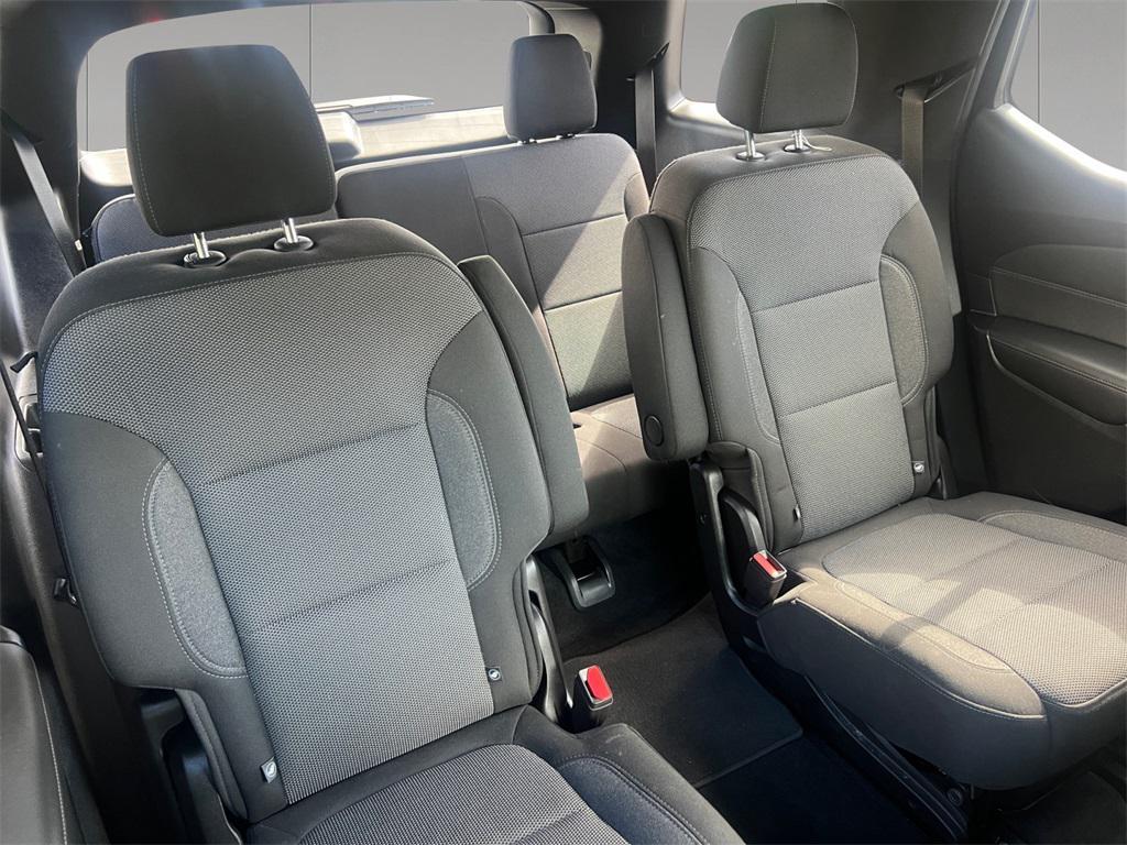 used 2022 Chevrolet Traverse car, priced at $27,598