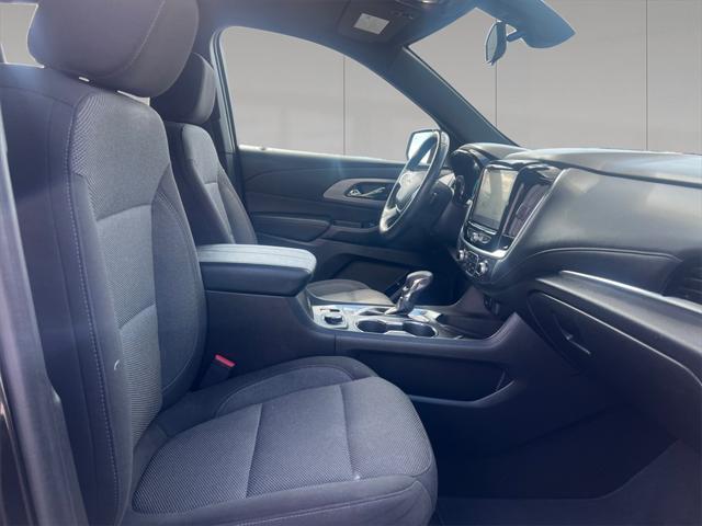 used 2022 Chevrolet Traverse car, priced at $29,398