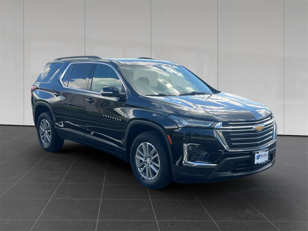 used 2022 Chevrolet Traverse car, priced at $27,598